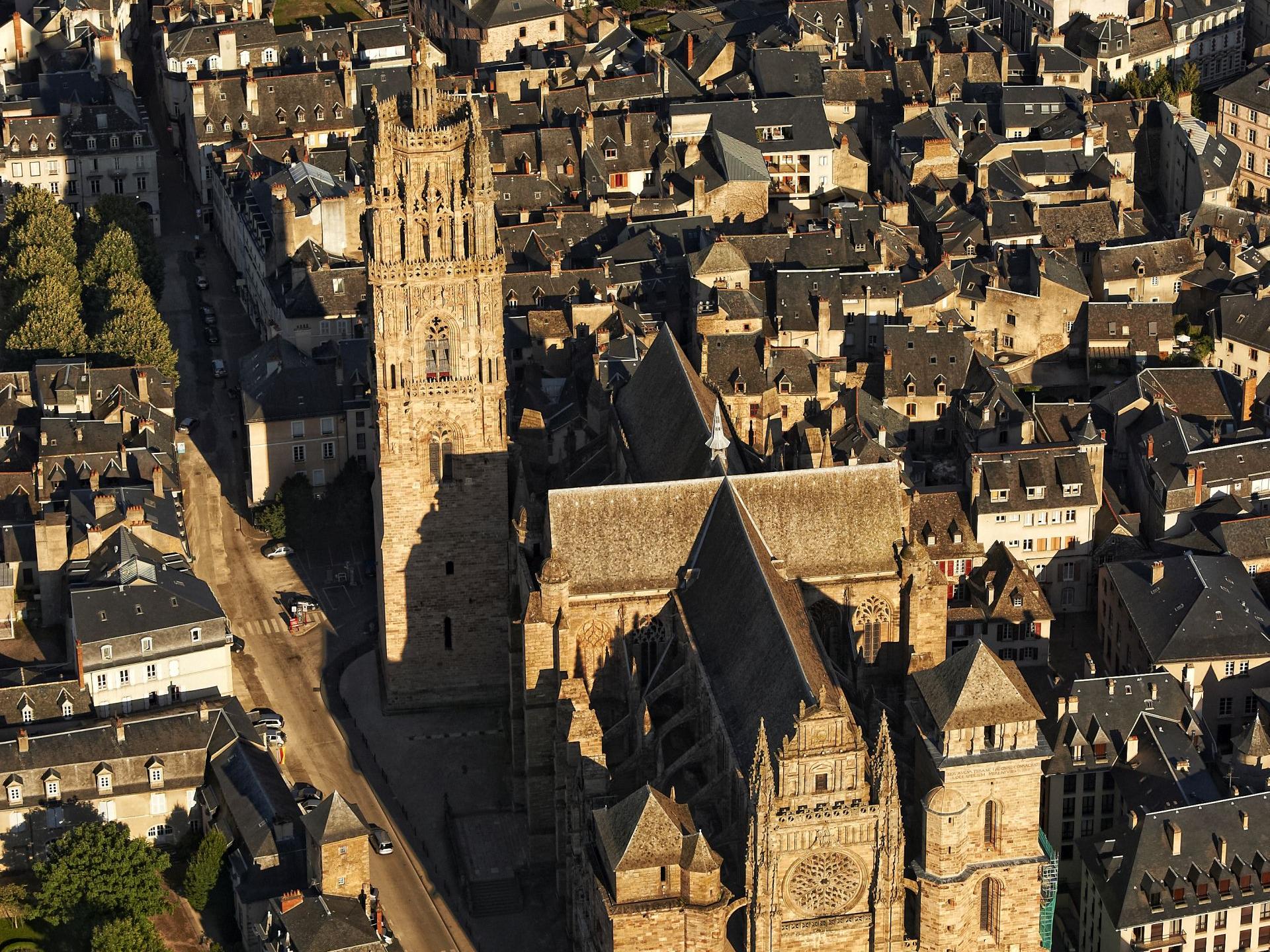 Rodez cathedral and its stone latticework | Rodez Agglomeration Tourist ...