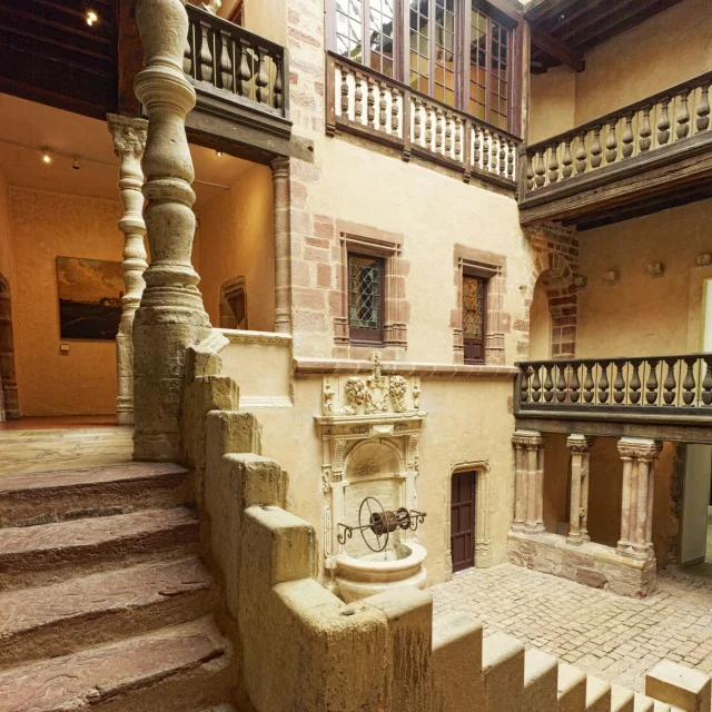 Cour de Jouéry du Musée Fenaille