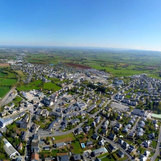 Panorama aérien de la ville de Luc-la-Primaube