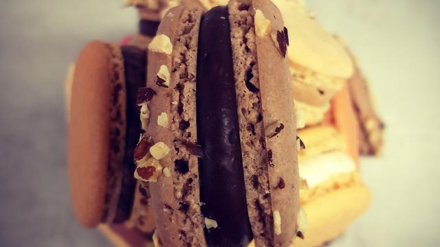 Macarons au chocolat et éclats de noisette de chez Agnès & Pierre